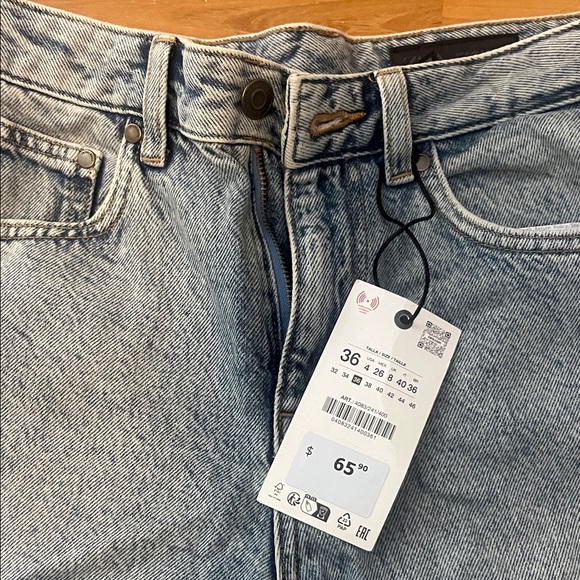 Zara Women's Blue Jean Shorts - Picture 2 of 3